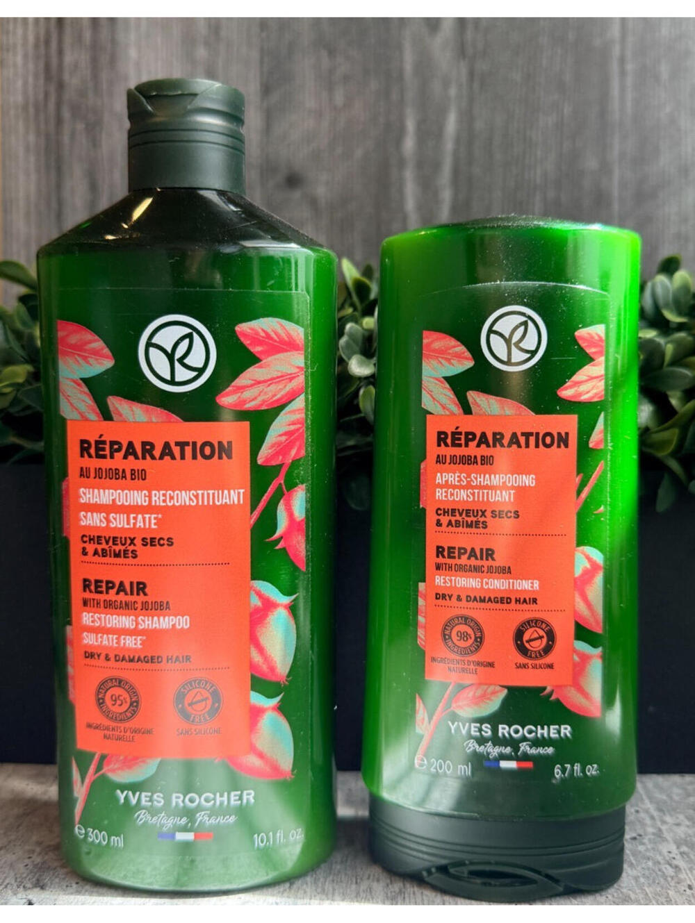 Yves Rocher REPAIR Restoring with Organic Jojoba Shampoo and Conditioner Set